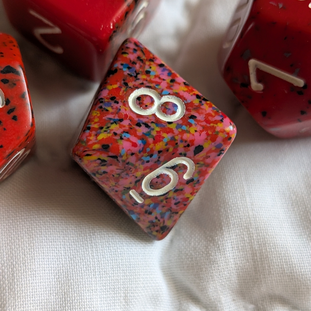 Chessex Red Dice Set Dungeon And Dragons Or AD&D Pathfinder 7 Die Mixed Patterns - Picture 2 of 12